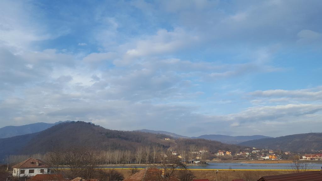 Feelhome Apartment Călimăneşti Bagian luar foto